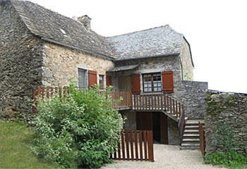 gite maison de pierre