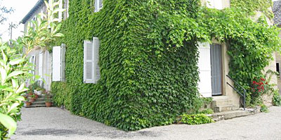 gite piscine - entrée du gîte